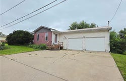 218 Warren Avenue, Garnett, KS 66032