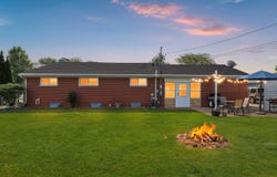 906 BLUEBIRD Street, DE PERE, WI 54115-3203