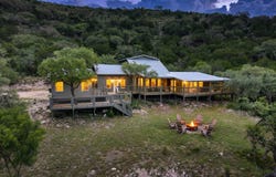 574 N Saddle Mountain Dr, Leakey, TX 78873
