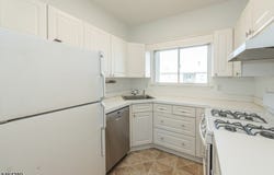 324 Brittany Dr, Wayne Twp., NJ 07470-3288