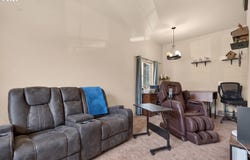 459 LYDIA St, Yoncalla, OR 97499