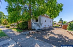 305 Mill St, Silverton, OR 97381