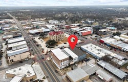 121 E 5th Street, Bonham, TX 75418