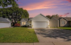 3023 Stonewood Street NW, Grand Rapids, MI 49504