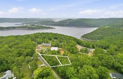 Tate Road, Ridgedale, MO 65739