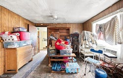 703 N 5th St, Grandview, WA 98930