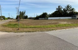 2000 SW 28TH Terrace, CAPE CORAL, FL 33914