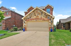 8805 Deadwood Lane, Aubrey, TX 76227