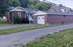 902 Oak Street, Cumberland, KY 40823