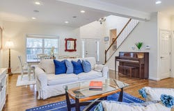 18 LAKESIDE LN, Westhampton, NY 11977