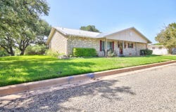 204 Sunset Drive, Llano, TX 78643