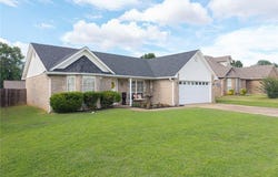 605 Apple Valley DR, Fort Smith, AR 72908