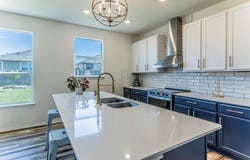 728 Bailey Park Dr, Jarrell, TX 76537