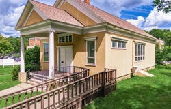 2 Howard Street, Augusta, ME 04330