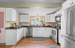 N3328 MEADE Street, APPLETON, WI 54913-9558