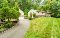 508 Oakwood Drive, Glastonbury, CT 06033