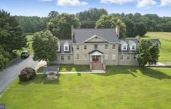 75 W BAY FRONT Road, LOTHIAN, MD 20711