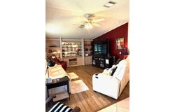 142 E Hampton Dr, Auburndale, FL 33823