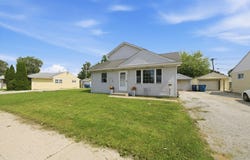 4203 Southwest Highway, Hometown, IL 60456