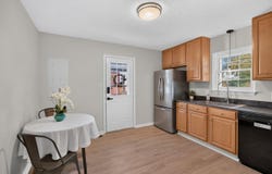 1447 N DELPHINE AVE, WAYNESBORO, VA 22980
