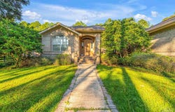 2400 Renfroe Rd, Pace, FL 32571