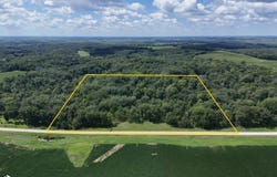 Roling Rd., Worthington, IA 52078