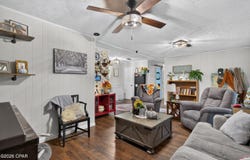 955 Pocket Lane, Chipley, FL 32428