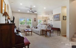 723 E Willow St, Caldwell, ID 83605