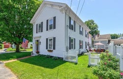 11 High St, West Brookfield, MA 01585