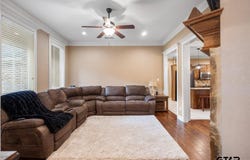 2308 Pittman Ln, Lindale, TX 75771