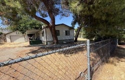5205 Shawnee Dr, Weldon, CA 93283