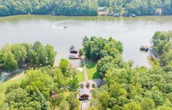 Red Barn Ln, Wirtz, VA 24184