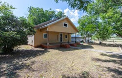 832 Peyton Street, Baird, TX 79504