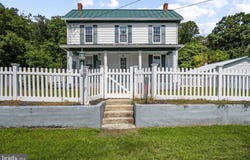 1195 LOOP Road, GERRARDSTOWN, WV 25420