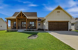 513 Zach Road, Sergeant Bluff, IA 51054
