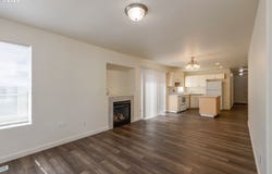 871 SW JUNCTION Pl, Gresham, OR 97080
