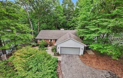 956 Spaulding Avenue SE, Ada, MI 49301