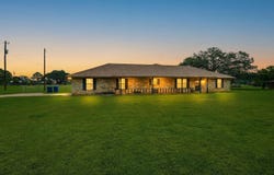 111 Mitch Thomas, Pleasanton, TX 78064