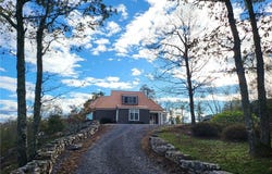 504 Airport Dr, Hot Springs, VA 24445