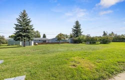 1825 5th St, Minot, ND 58701