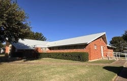 815 E Gilbert Street, Henrietta, TX 76365