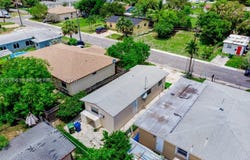 805 NW 3rd Ter, Hallandale Beach, FL 33009