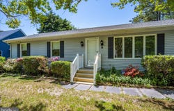 6 FRONTIER Drive, OCEAN VIEW, DE 19970