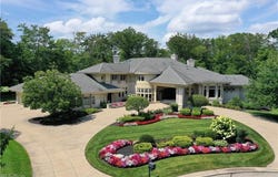 735 Hardwick Drive, Aurora, OH 44202