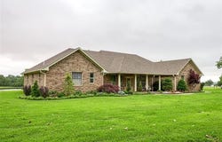 124 Walnut Ridge, Eufaula, OK 74432