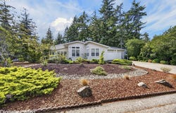 618 38TH Pl, Florence, OR 97439