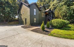 1890 Mcconnell Road, Grayson, GA 30017