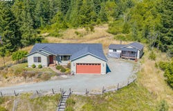 2217 KING Ln, MyrtlePoint, OR 97458