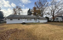 574 Hopping Road, Belford, NJ 07718