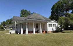 701 E Harrison St, Dillon, SC 29536